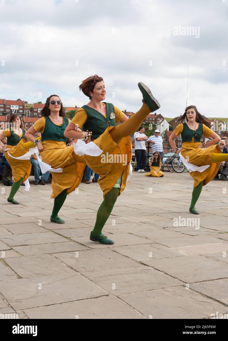 Le tuppenny de Martha Rhoden à la Whitby Folk week Banque D'Images