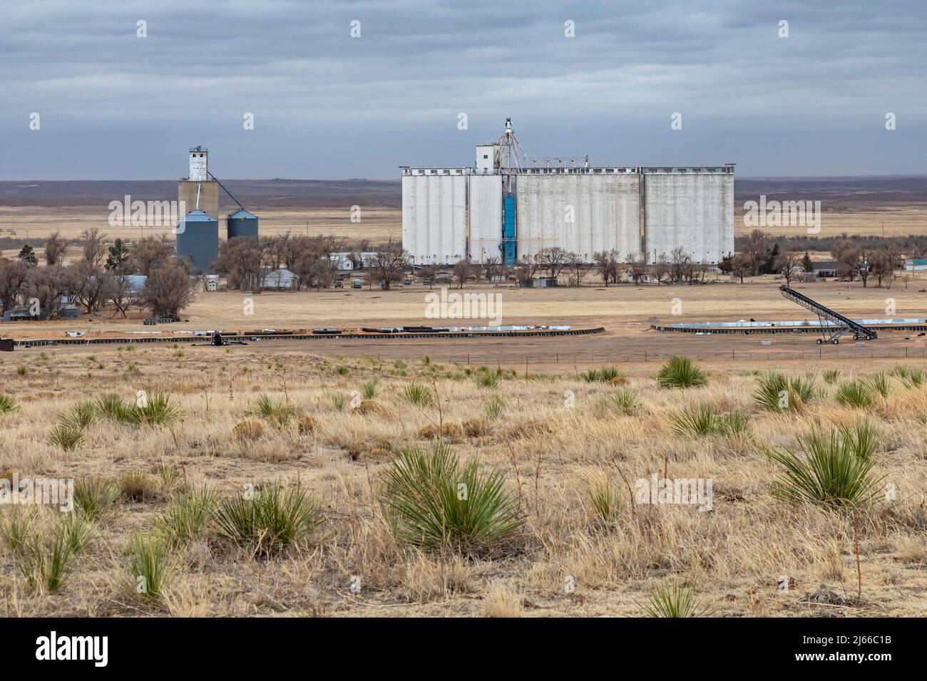 Kendall, Kansas - silos à grains dans le sud-ouest du Kansas. Banque D'Images