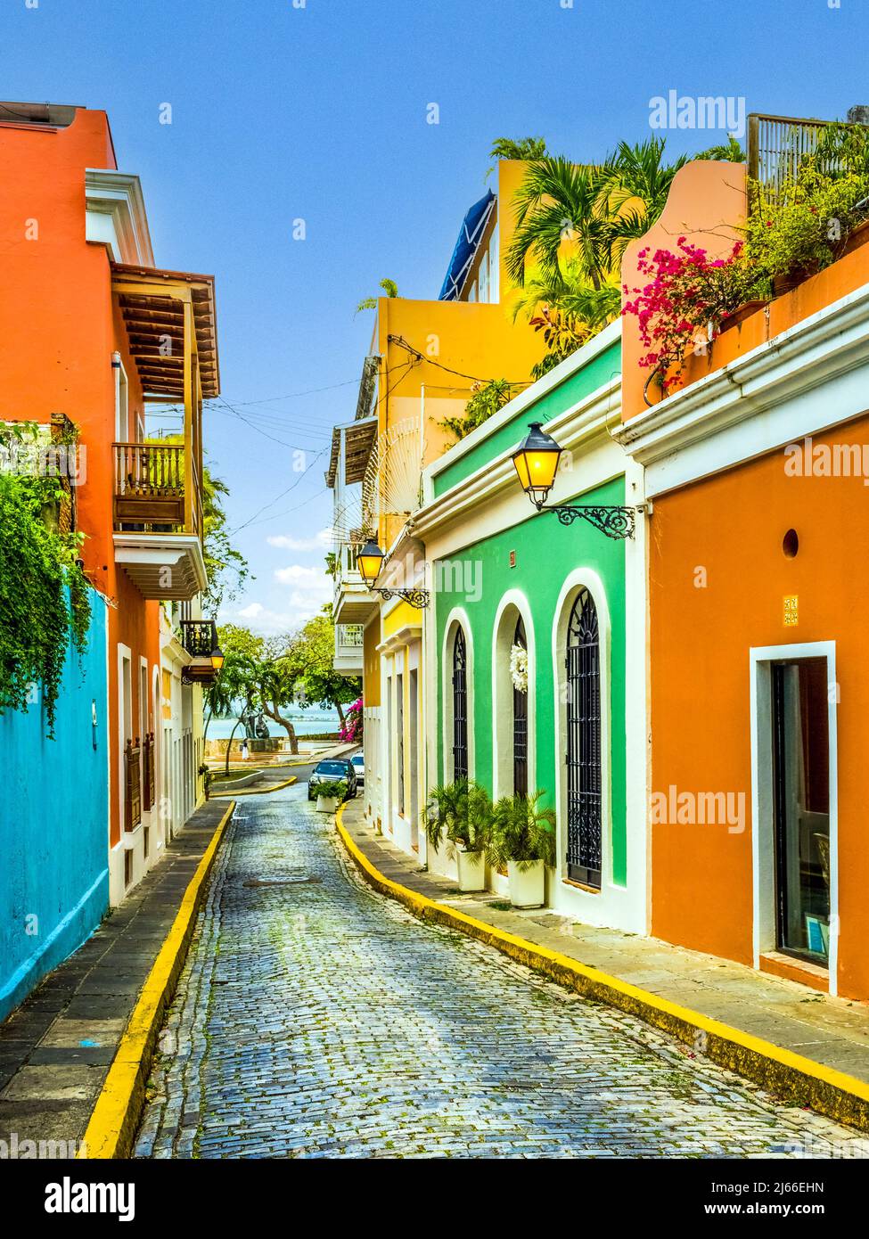 Scène de rue colorée dans le vieux San Juan Porto Rico Banque D'Images