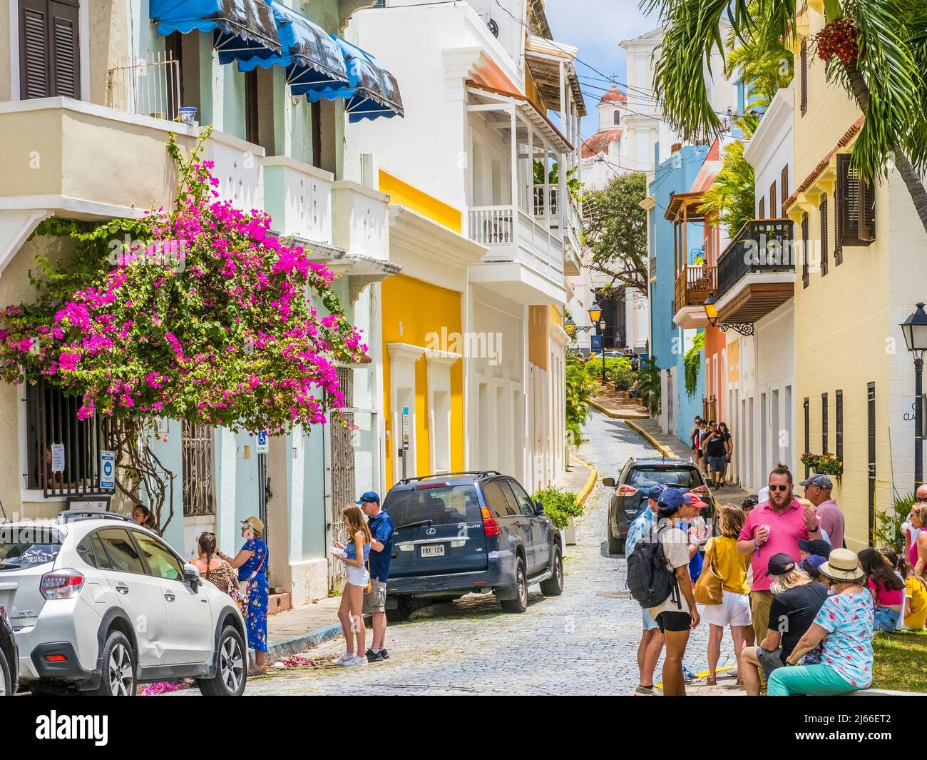 Scène de rue colorée dans le vieux San Juan Porto Rico Banque D'Images