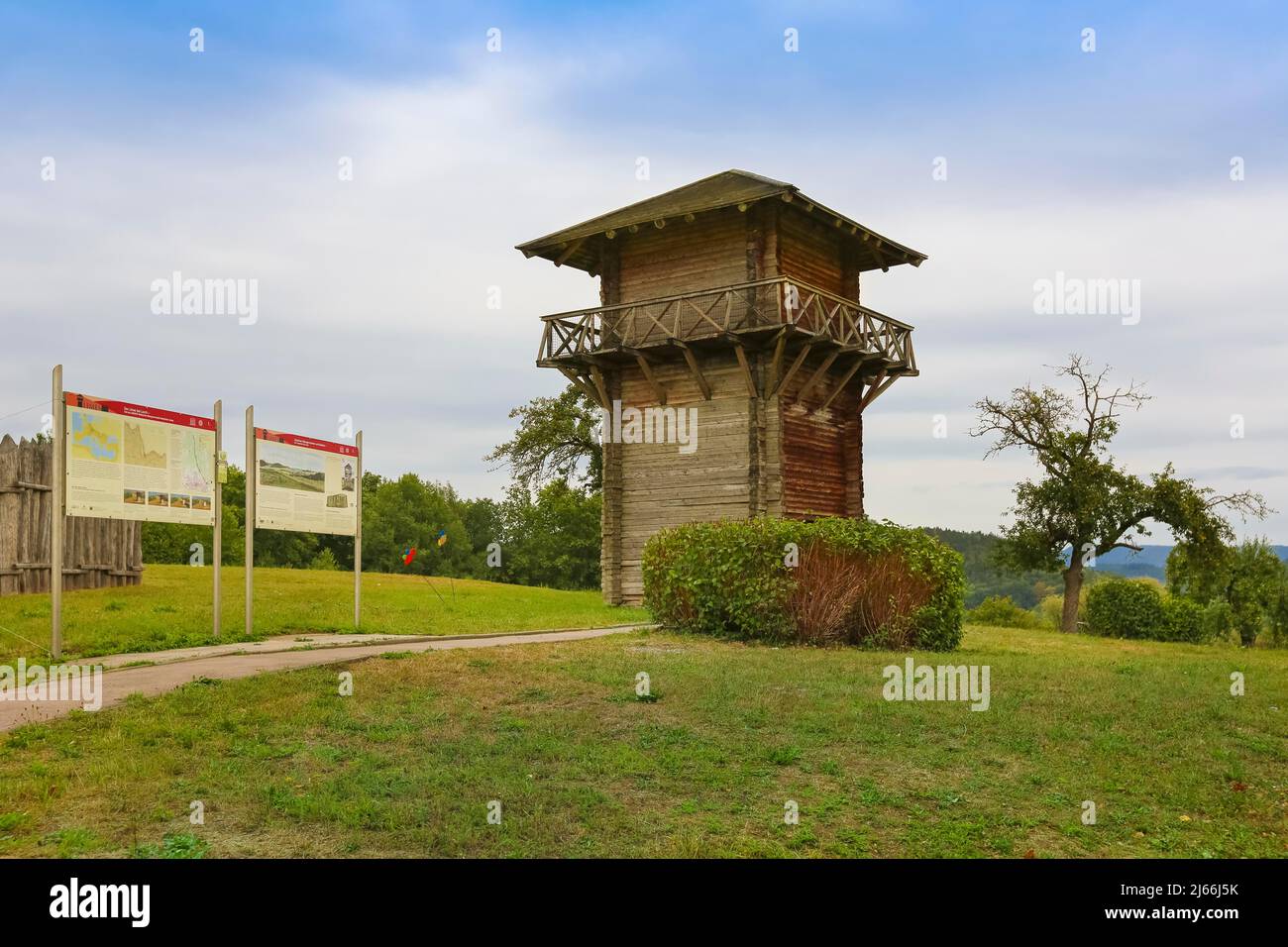 Informationstafeln, Schilde, Limes BEI Lorch, Teil des UNESCO Welterbes Obergermanische-Raetischer Limes, rekonstruierten roemischen Wachturm Banque D'Images