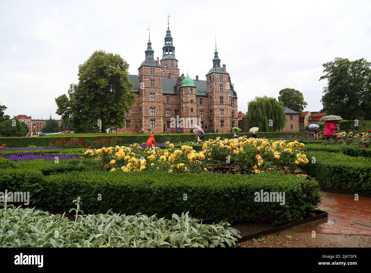 COPENHAGUE, DANEMARK - 29 JUIN 2016 : c'est le château de Rosenborg et la roseraie du château. Banque D'Images
