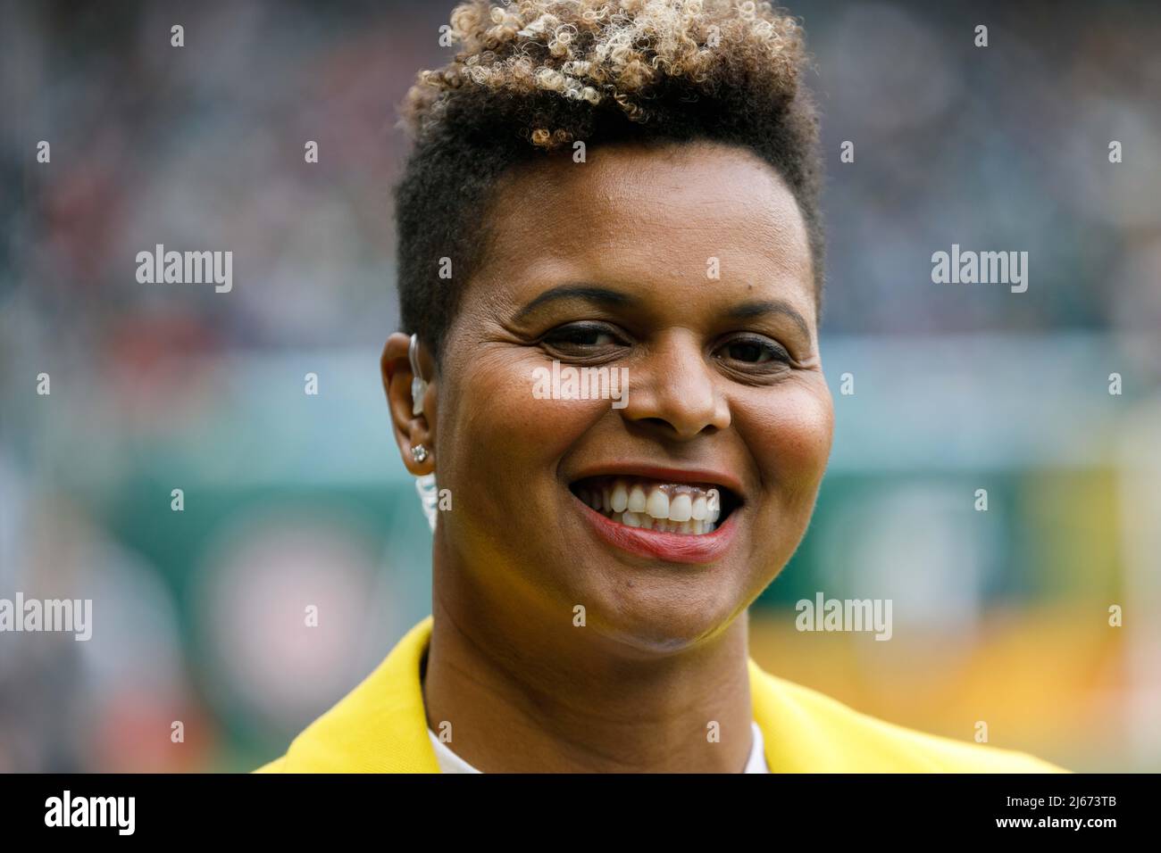 Portland, États-Unis. 27th avril 2022. Karina LeBlanc, directrice générale de Portland Thorns, pose une photo. Le 27 avril 2022, les Timbers de Portland et les Thorns de Portland ont combiné leurs courses pour la première fois pour un jeu intramural au profit des efforts de secours de l'UNICEF en Ukraine et dans les pays voisins, à Portland, Oregon. Les fans ont été admis gratuitement et les dons ont permis de recueillir plus d'un demi-million de dollars. (Photo de John Rudoff/Sipa USA) crédit: SIPA USA/Alay Live News Banque D'Images