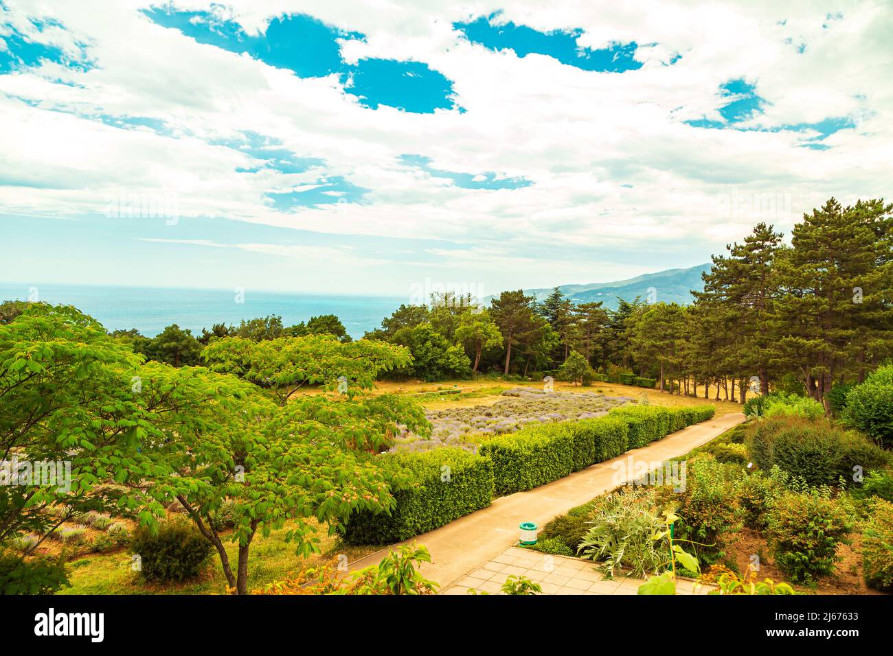Magnifique palais de Massandra et parc en Crimée. Crimée, Russie - 22 juin 2019. Banque D'Images