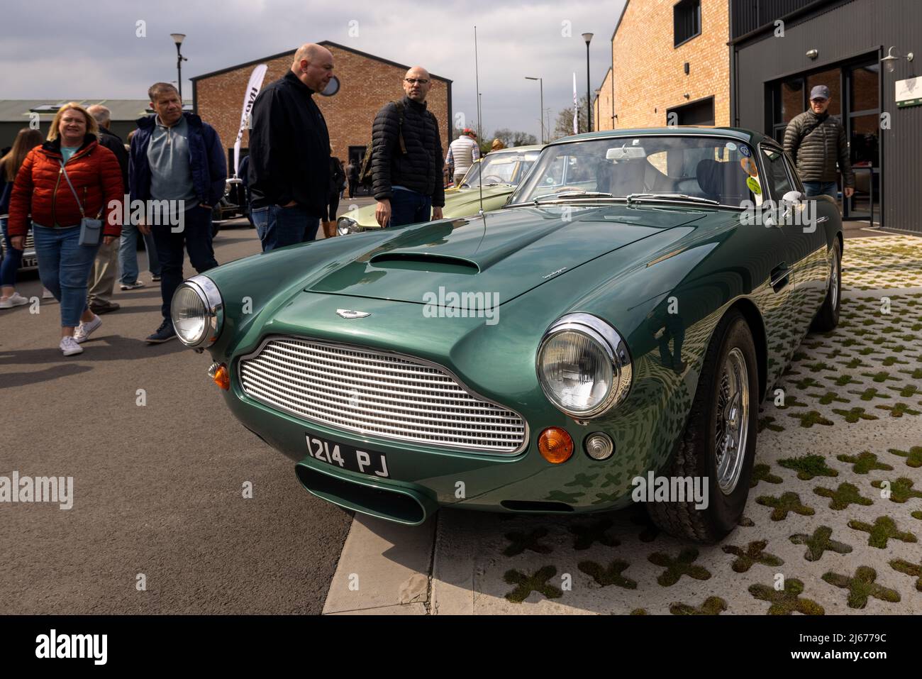 1963 Aston Martin DBG GT ‘1214 PJ’ exposé au Scramble d’avril qui s’est tenu au Bicester Heritage Centre le 23rd avril 2022 Banque D'Images