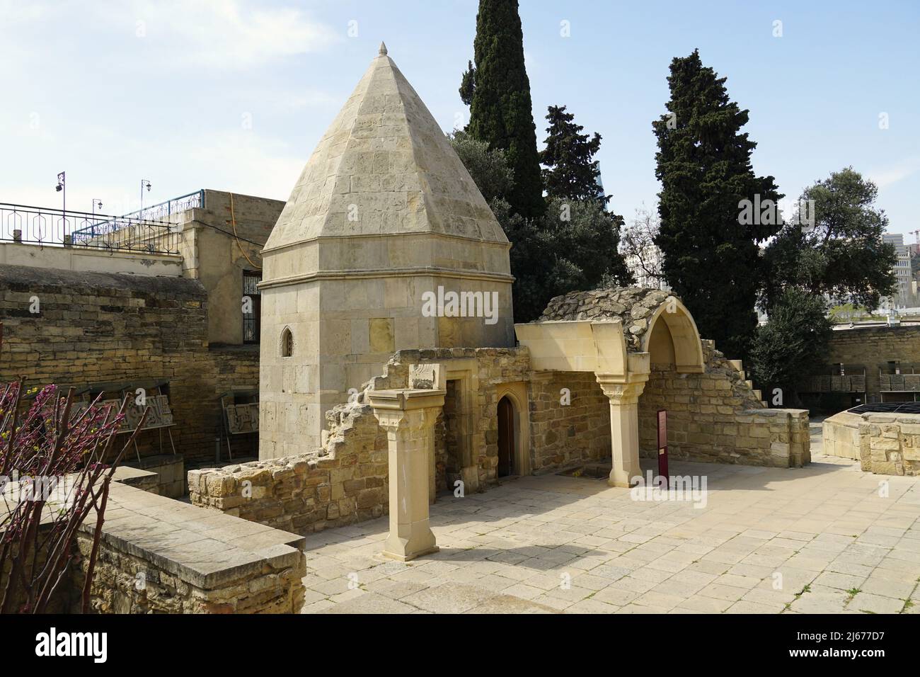 Mausolée de Seyid Yahya Bakuvi, Mosquée Keygubad, Palais des Shirvanshahs, Icheri Sheher, Bakou, İçərişəhər, péninsule d'Absheron, Azerbaïdjan, Banque D'Images