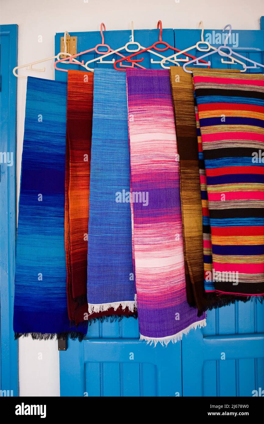 Tissu local à vendre Chefchaouen Maroc Banque D'Images