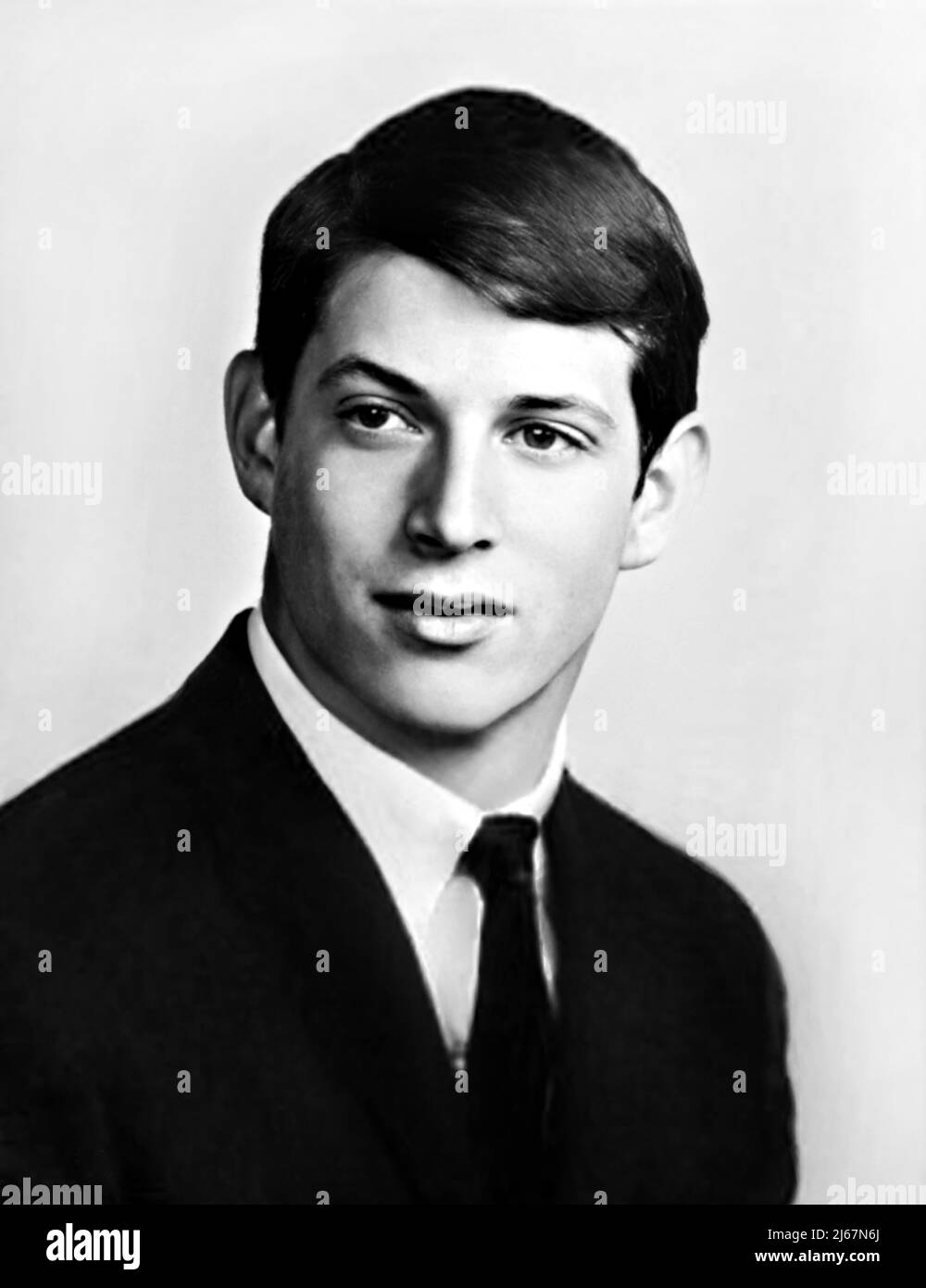 1965 c. , Etats-Unis : le politicien américain AL GORE ( Albert Arnold , né le 31 mars 1948 ), Parti démocratique , a été le 45th vice-président des Etats-Unis de 1993 à 2001 sous le président Bill Clinton . Gore était le candidat démocrate pour l’élection présidentielle de 2000, perdant devant George W. Bush dans une course très serrée après un recomptage en Floride. Cousin du célèbre écrivain américain Gore Vidal ( 1925 - 2012 ). Dans cette photo quand était jeune , 17 ans sur l'Annuaire scolaire de St. Albans . - Candidato alla Presidenza a Presidente STATI UNITI AMERICA - POLITHO - POLITICA - POLITIC - personalità pers Banque D'Images