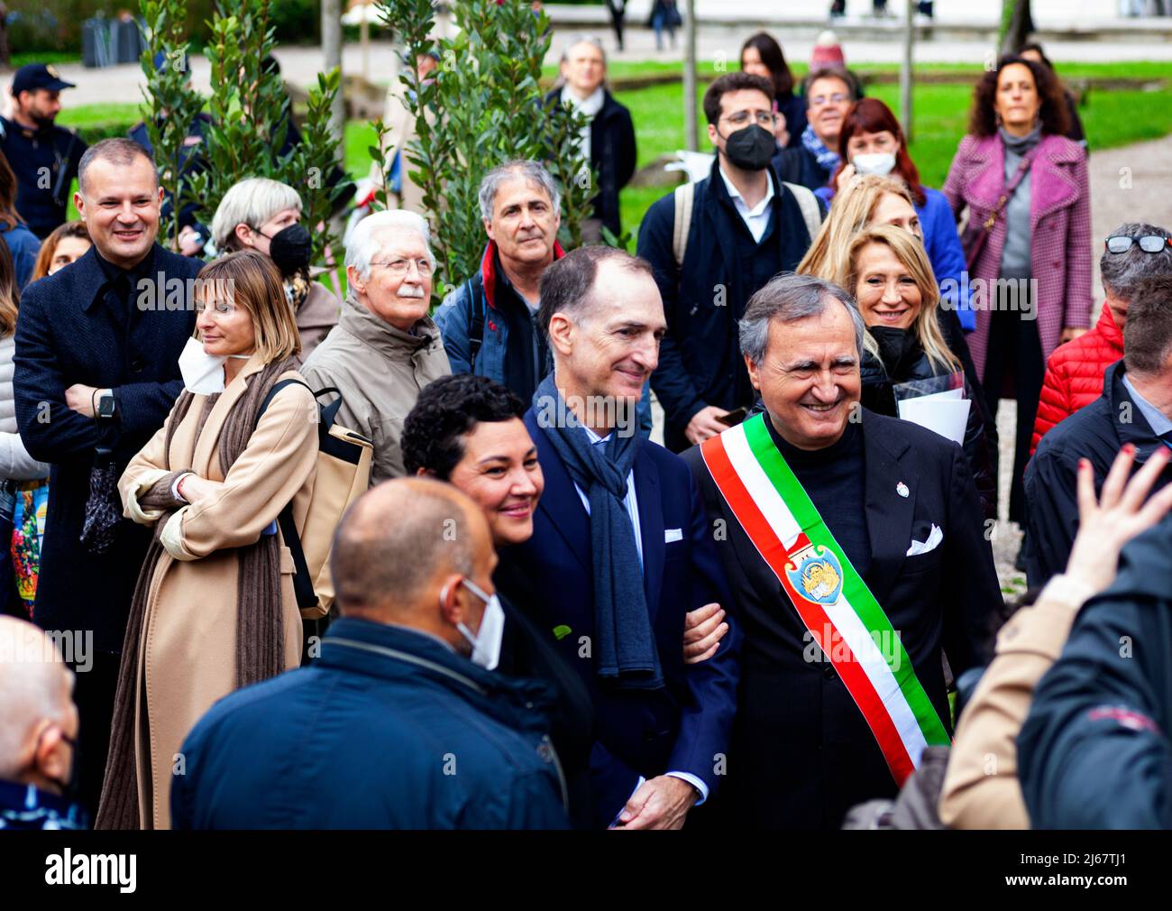 Venise, Italie - avril 20 : le maire de Venise, Luigi Brugnaro et le conservateur du Pavillon de Venise, Giovanna Zabotti pendant le Pavillon de Venise inau Banque D'Images