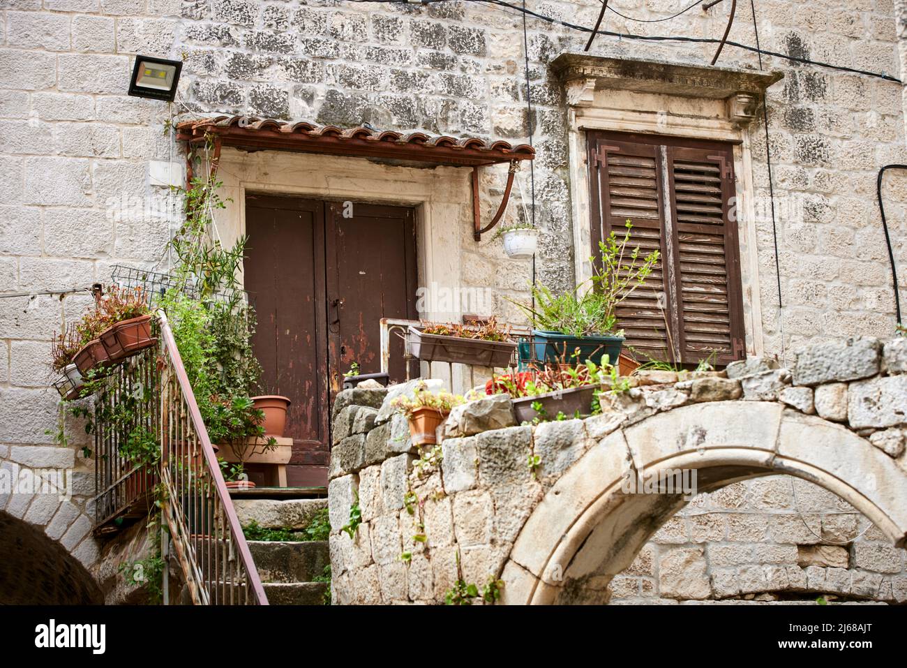 Trogir en Croatie centre de la côte Adriatique, à quelques pas de la vieille ville Banque D'Images