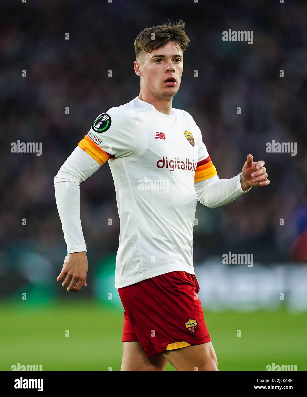 Nicola Zalewski de Roma lors de la demi-finale de l'UEFA Europa Conference League, match de la première jambe au King Power Stadium de Leicester. Date de la photo : jeudi 28 avril 2022. Banque D'Images