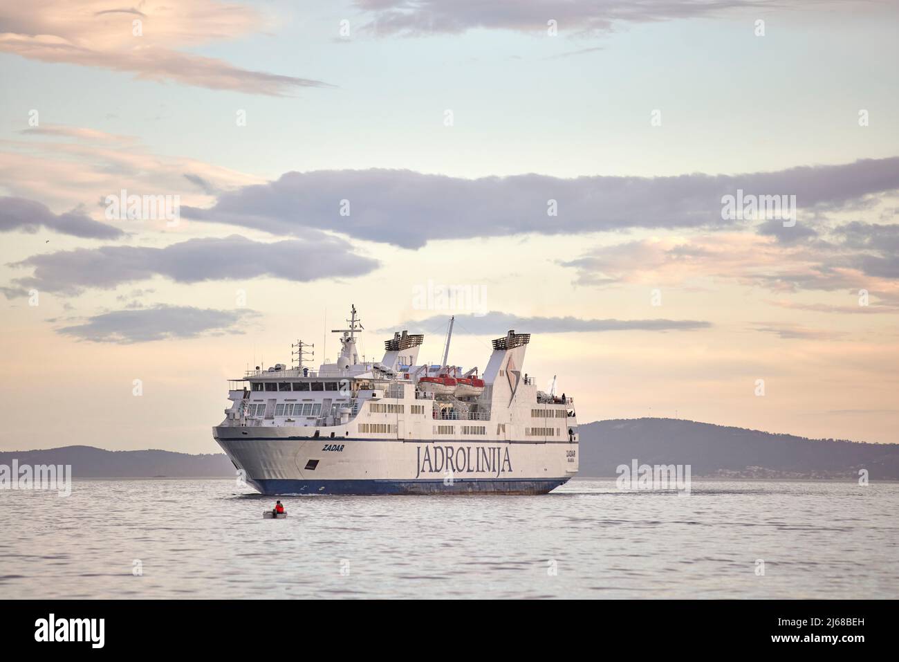 La ville de Split en Croatie dans la région de Dalmatie, JADROLINIJA ferry nommé Zadar Banque D'Images