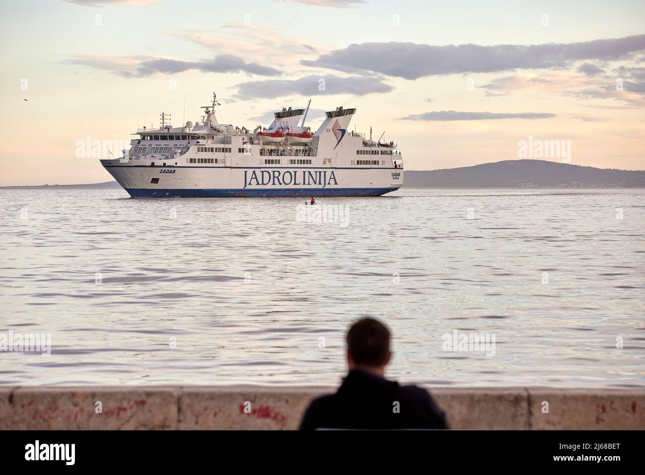 La ville de Split en Croatie dans la région de Dalmatie, JADROLINIJA ferry nommé Zadar Banque D'Images