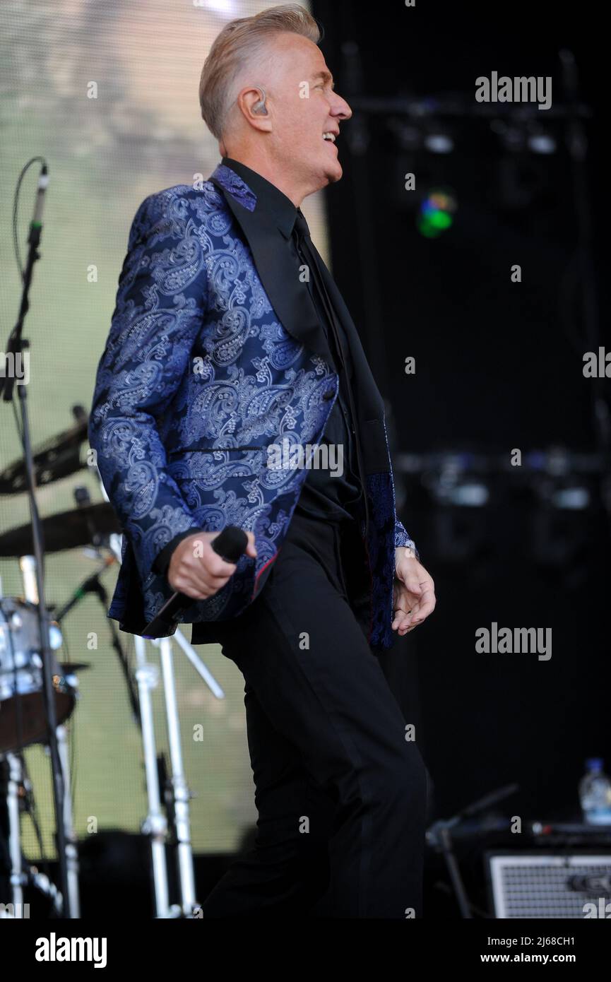 Martin Fry le chanteur principal du 80s Band ABC se présentant au Flashback Festival à Temple Newsom. Banque D'Images Martin Fry le chanteur principal du 80s Band ABC se présentant au Flashback Festival à Temple Newsom. Banque D'Images