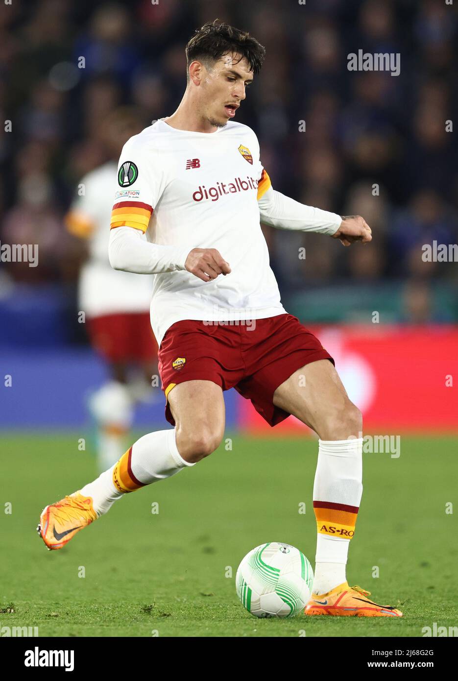 Leicester, Royaume-Uni. 28th avril 2022. Roger Ibanez d'AS Roma lors du match de l'UEFA Europa Conference League au King Power Stadium de Leicester. Crédit photo à lire: Darren Staples / Sportimage crédit: Sportimage / Alay Live News Banque D'Images