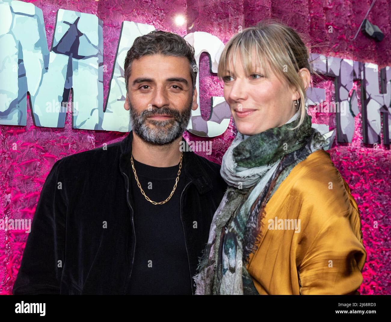 28 avril 2022, New York, New York, États-Unis: Oscar Isaac et Elvira Lind assistent à la soirée d'ouverture de Broadway 'Macbeth' au Longacre Theatre (Credit image: © Lev Radin/Pacific Press via ZUMA Press Wire) Banque D'Images