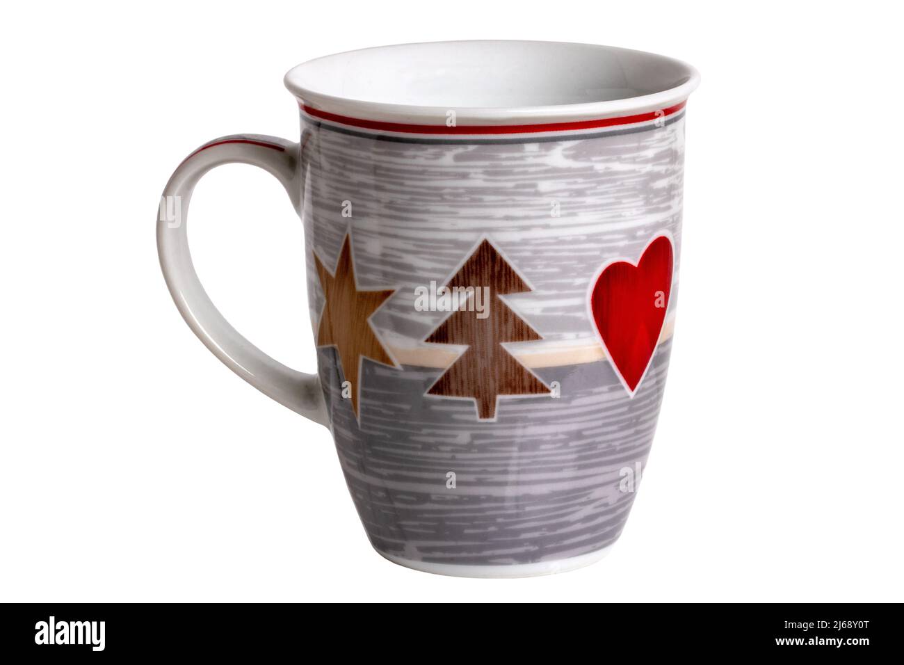 Gros plan d'une tasse en céramique grise et blanche avec motifs de Noël imprimés, tels qu'un sapin, une étoile et un coeur isolés sur un fond blanc. Masque de découpe Banque D'Images