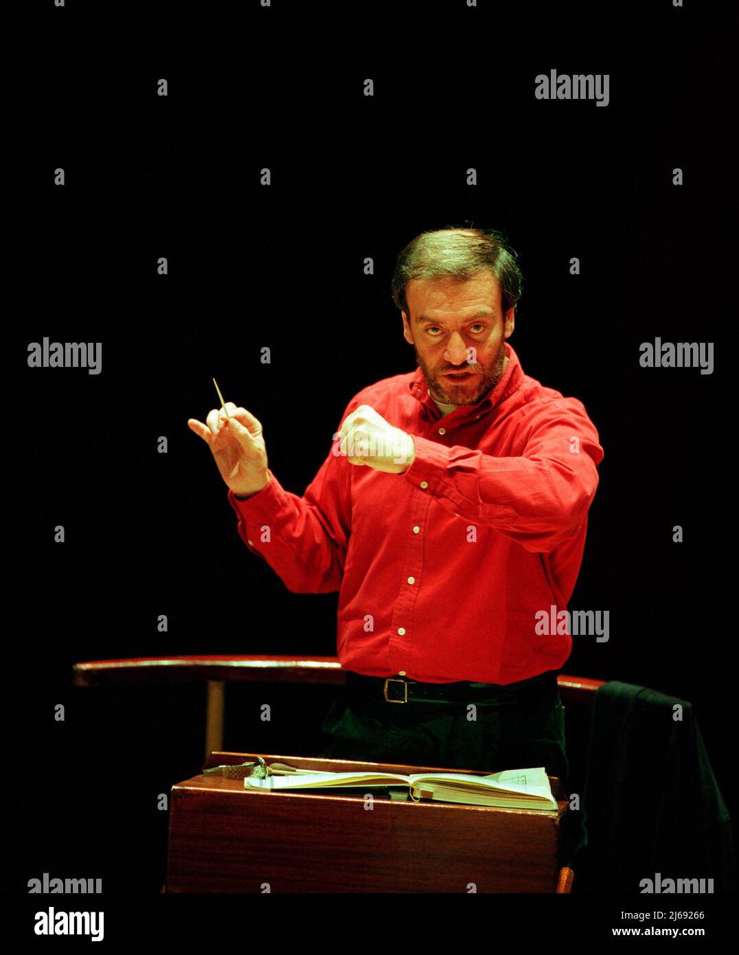 Valery Gergiev répète avec l'Orchestre Kirov au Usher Hall d'Édimbourg un programme de Prokofiev au Festival international d'Édimbourg le 16/08/1997 Banque D'Images