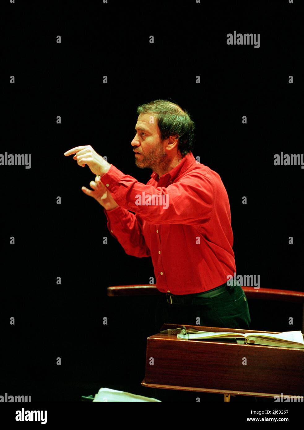 Valery Gergiev répète avec l'Orchestre Kirov au Usher Hall d'Édimbourg un programme de Prokofiev au Festival international d'Édimbourg le 16/08/1997 Banque D'Images