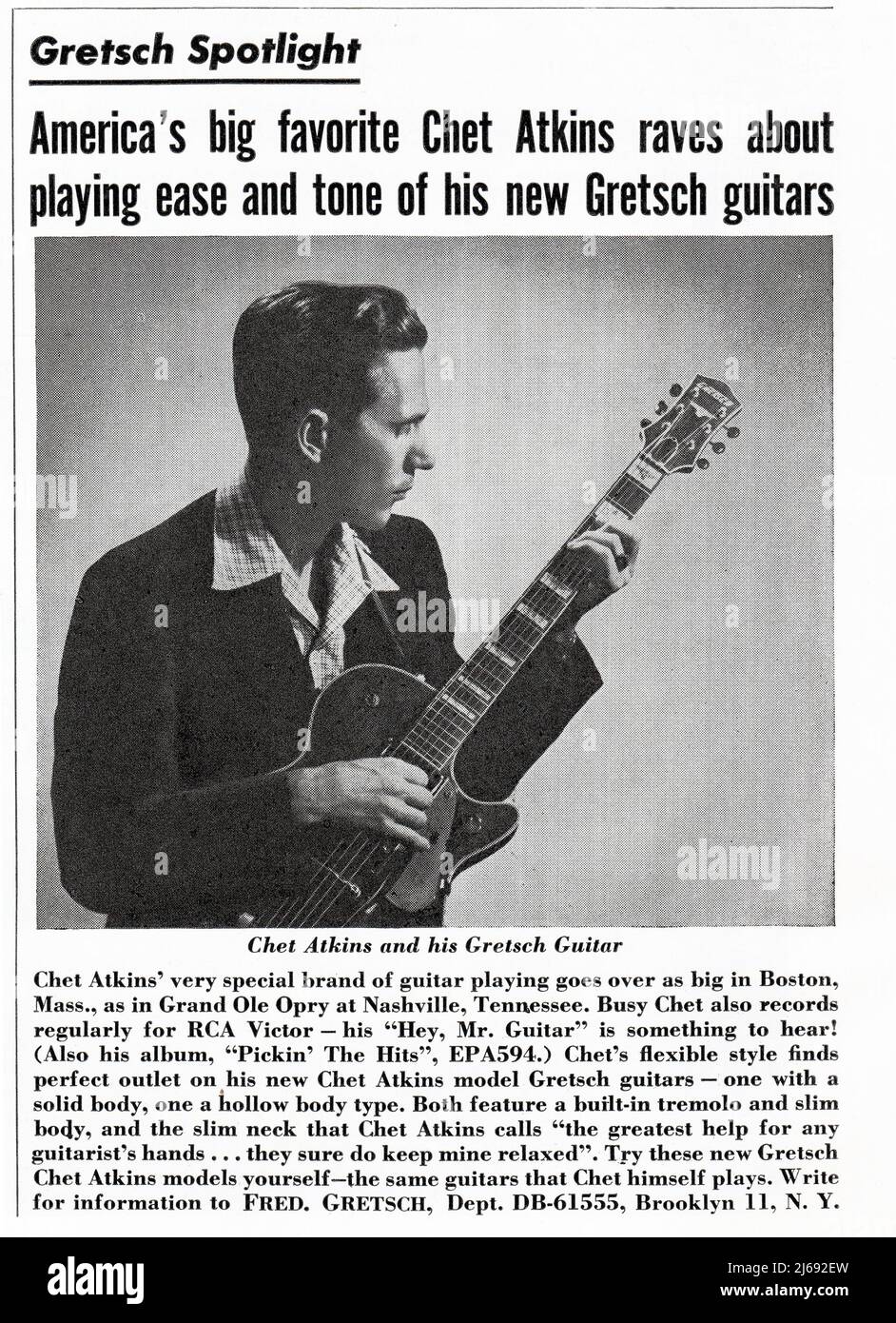 Une annonce d'un magazine musical de 1955 pour guitares électriques Gretsch mettant en vedette Chet Atkins, légende du jazz et de la musique country. Banque D'Images