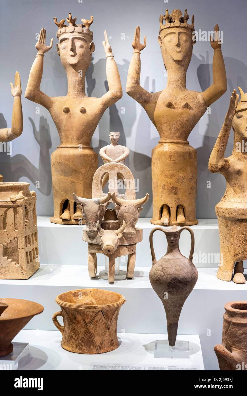 Collection de statues et d'objets de la civilisation minoenne, Musée archéologique d'Héraklion, île de Crète, îles grecques, Grèce Banque D'Images