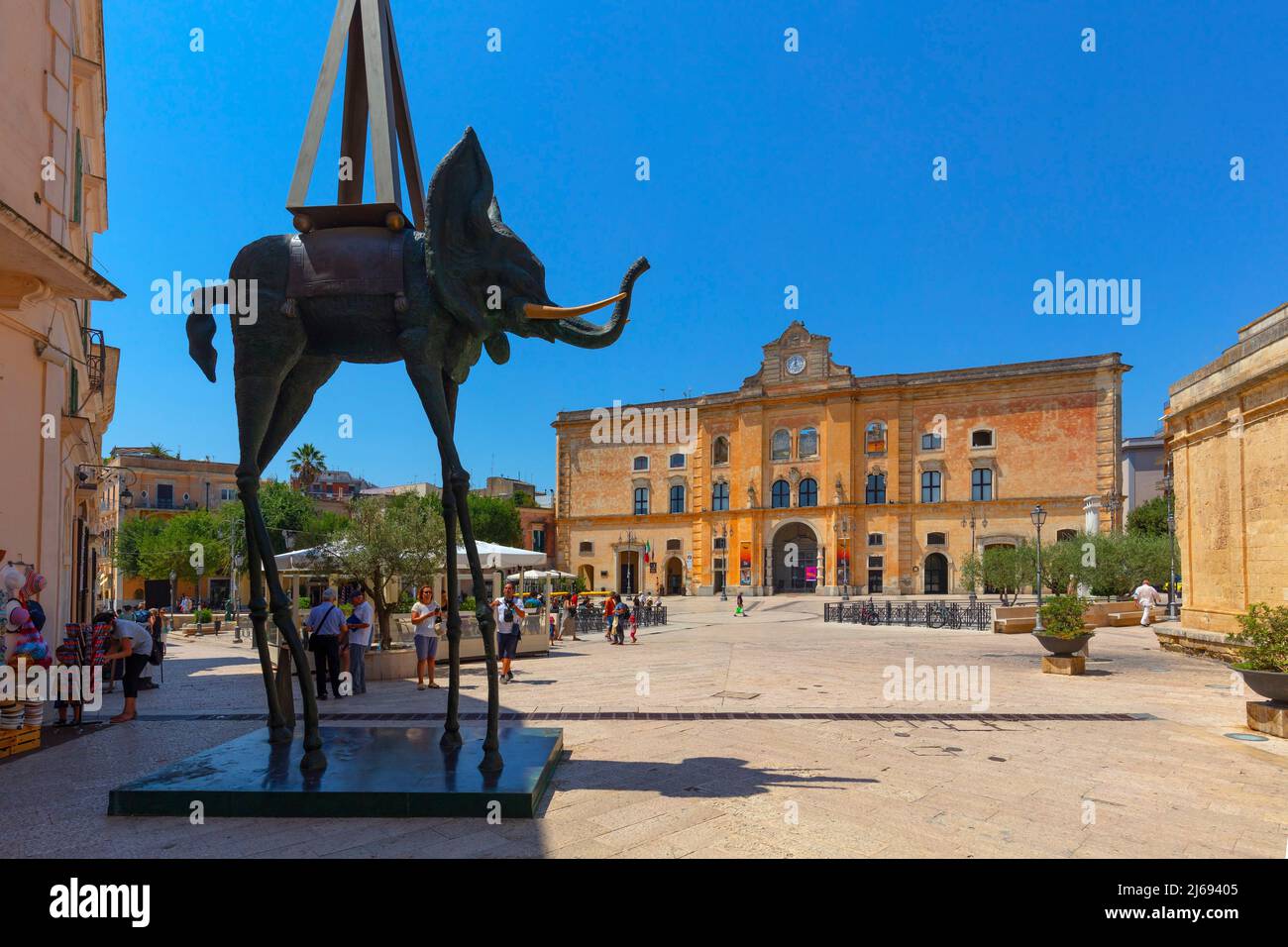 Place Vittorio Veneto, Matera, Basilicate, Italie Banque D'Images