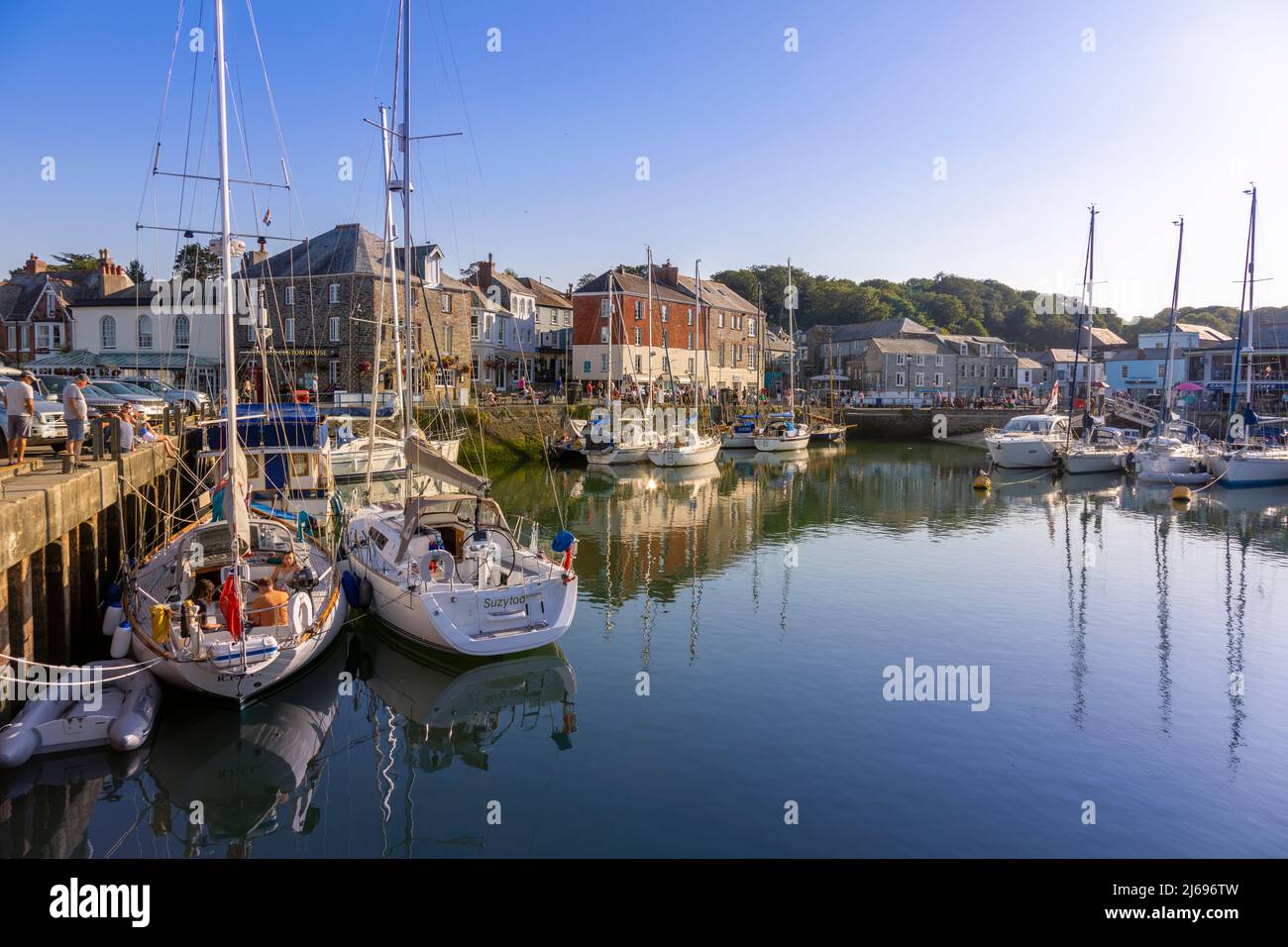 Bateaux et port, Padstow, Cornwall, Angleterre, Royaume-Uni, Europe Banque D'Images