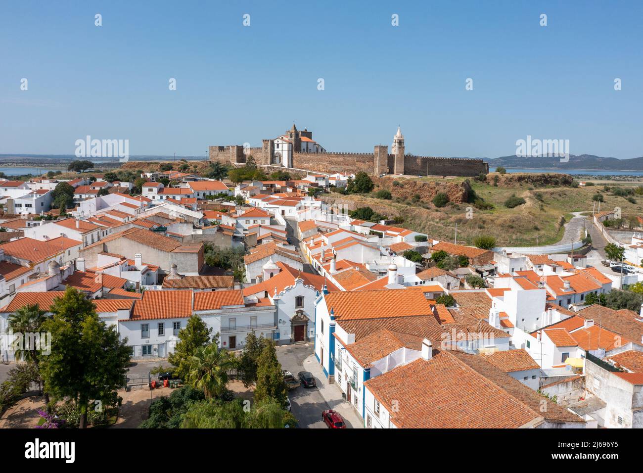 Le château portugais des Maures aux couleurs catalanes pour les