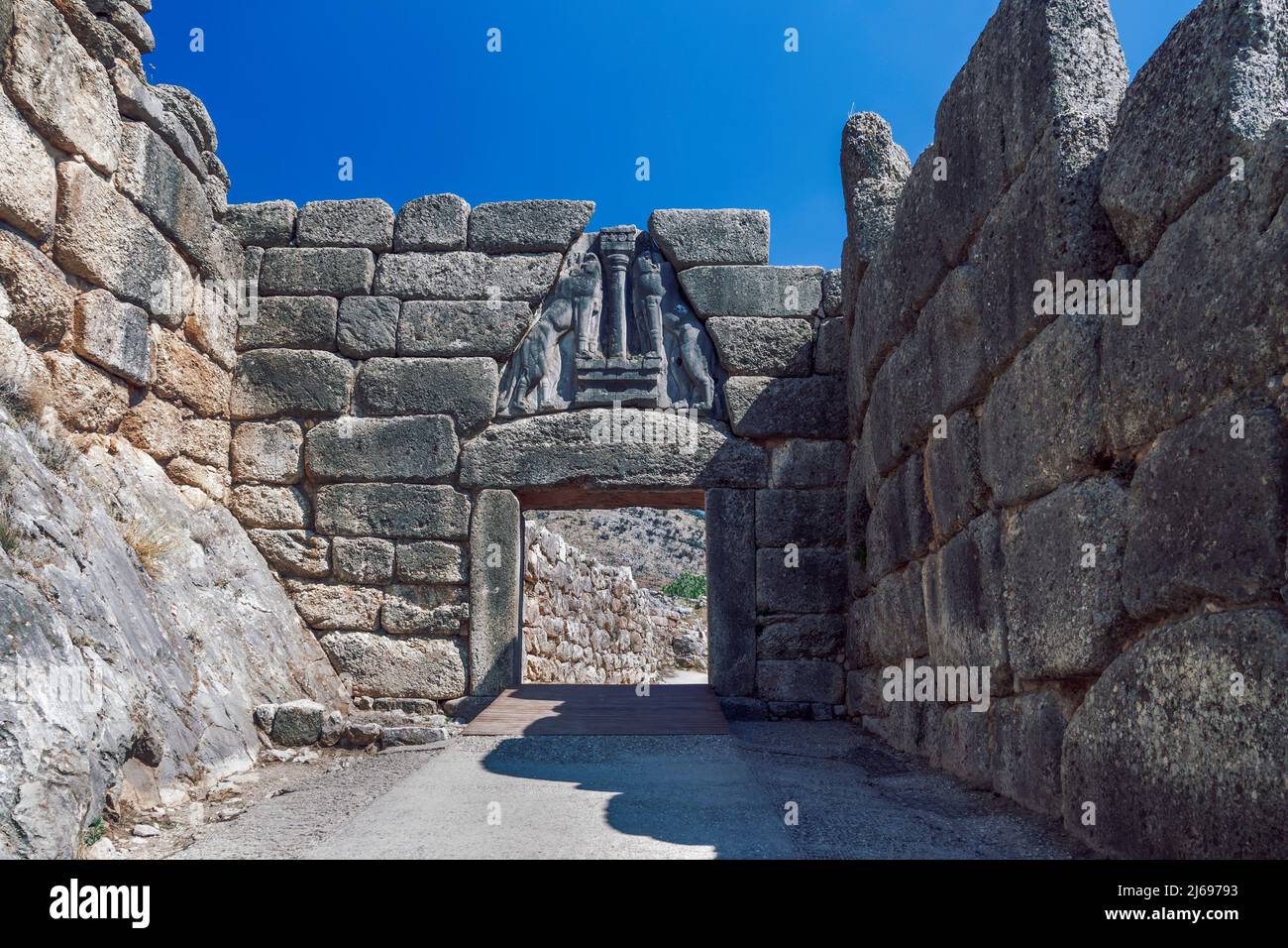 Porte Lions en forme de triangle, entrée de l'ancienne citadelle, Mycenae, site classé au patrimoine mondial de l'UNESCO, Péloponnèse, Grèce, Europe Banque D'Images