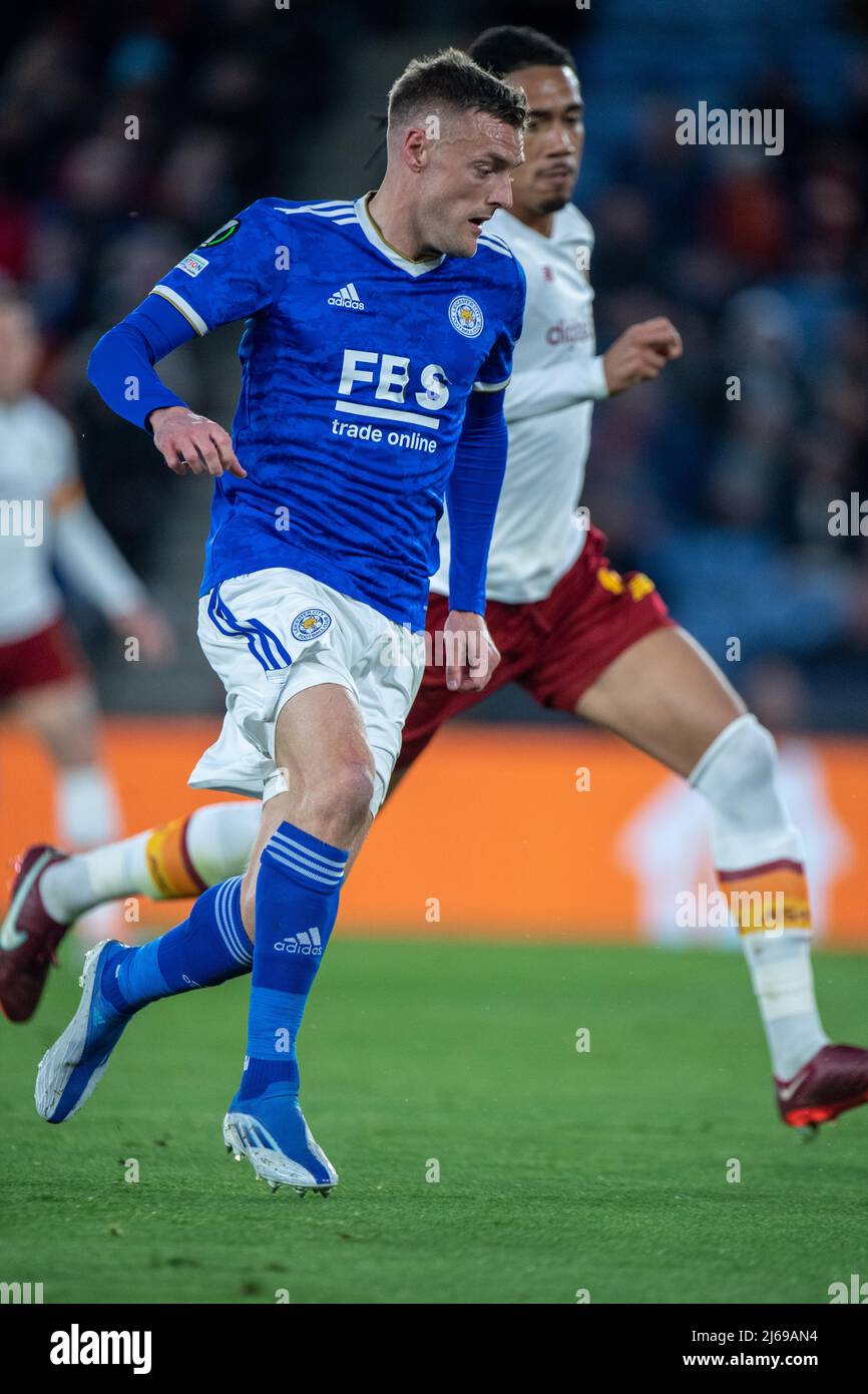 Leicester, Royaume-Uni. 28th avril 2022. LEICESTER, ANGLETERRE - AVRIL 28 : Jamie Vardy lors de la semi finale de la Ligue de la Conférence de l'UEFA un match entre Leicester City et AS Roma au King Power Stadium le 28 avril 2022 à Leicester, Royaume-Uni. (Photo de Sebastian Frej) crédit: Sebo47/Alamy Live News Banque D'Images