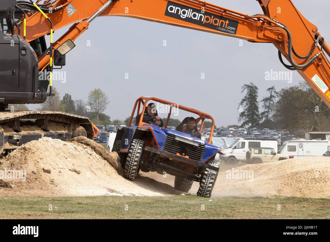 4x4 hors route - conduite d'un 4x4 sur un parcours hors route pour le sport, East Anglian Game & Country Fair, Suffolk Royaume-Uni Banque D'Images