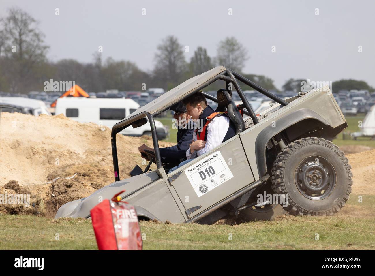 4x4 hors route - conduite d'un véhicule terrestre sur un parcours hors route, East Anglian Game & Country Fair, Suffolk Royaume-Uni Banque D'Images