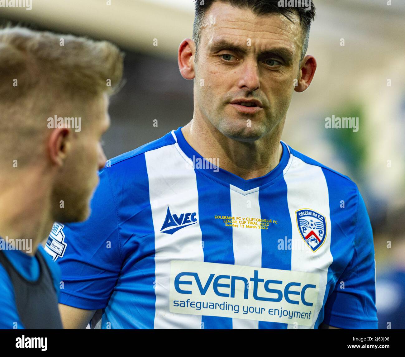 Eoin Bradley, joueur de la Coleraine, a participé à la finale de la coupe de la Ligue Bet McLean qui s'est tenue à Windsor Park, à Belfast. Banque D'Images