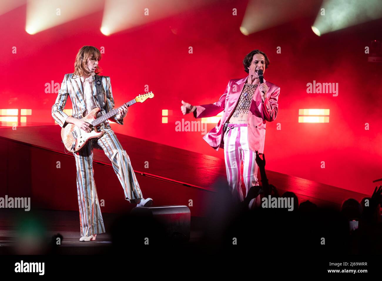 Vérone, Italie. 28 avril 2022. La photo montre Maneskin groupe pendant les spectacles à l'Arena di Verona crédit: Roberto Tommasini / Alamy Live News Banque D'Images