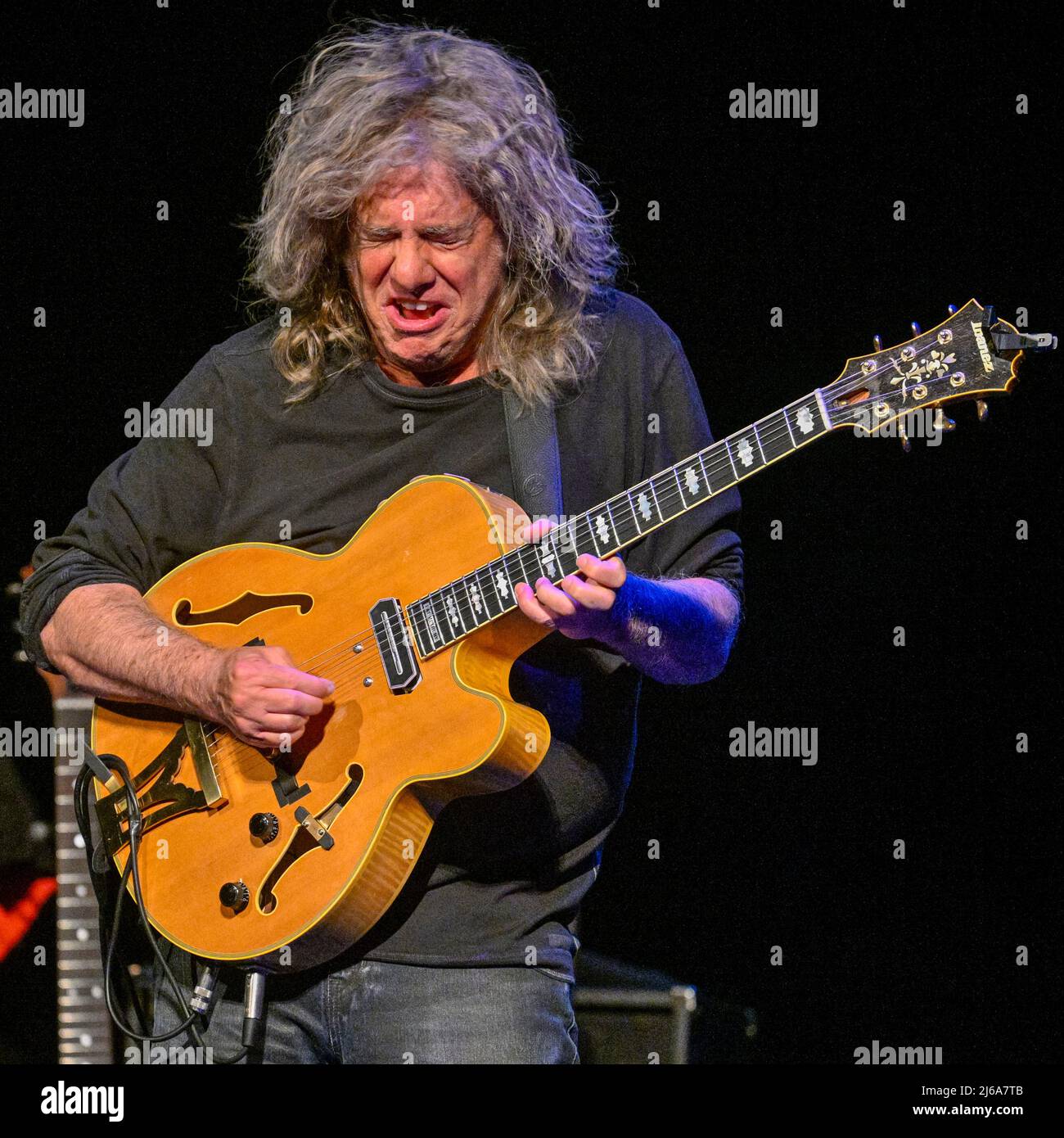 Metheny, République tchèque. 29th avril 2022. LE GUITARISTE AMÉRICAIN de jazz Pat Metheny joue lors de son concert avec le projet Side-Eye à Prague, République tchèque, le 29 avril 2022. (CTK photo/vit Simanek) Credit: CTK/Alay Live News Banque D'Images