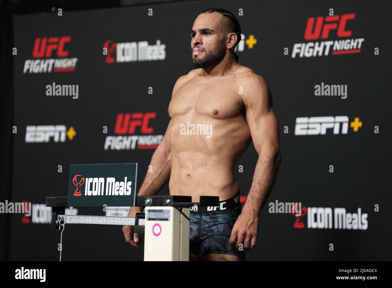 Las Vegas, États-Unis. 29th avril 2022. LAS VEGAS, NV - avril 29: Gabriel Green pas sur la balance pour le poids officiel à l'UFC Apex pour la nuit de combat UFC - font vs Vera le 29 avril 2022 à LAS VEGAS, États-Unis. (Photo de Louis Grasse/PxImages) crédit: PX Images/Alamy Live News Banque D'Images