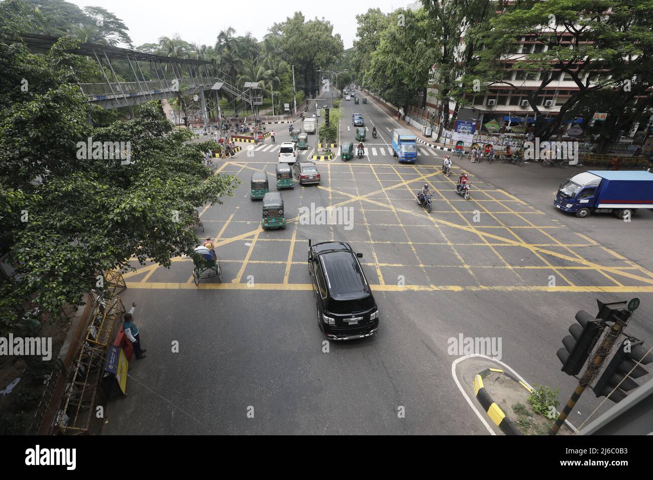 Dhaka, Bangladesh - le 30 avril 2022 : la ville est désormais exempte d'embouteillages car la plupart des habitants de Dhaka se rendent dans leurs maisons de village pour célébrer Eid dur Banque D'Images