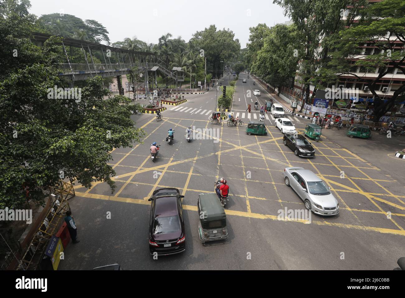 Dhaka, Bangladesh - le 30 avril 2022 : la ville est désormais exempte d'embouteillages car la plupart des habitants de Dhaka se rendent dans leurs maisons de village pour célébrer Eid dur Banque D'Images