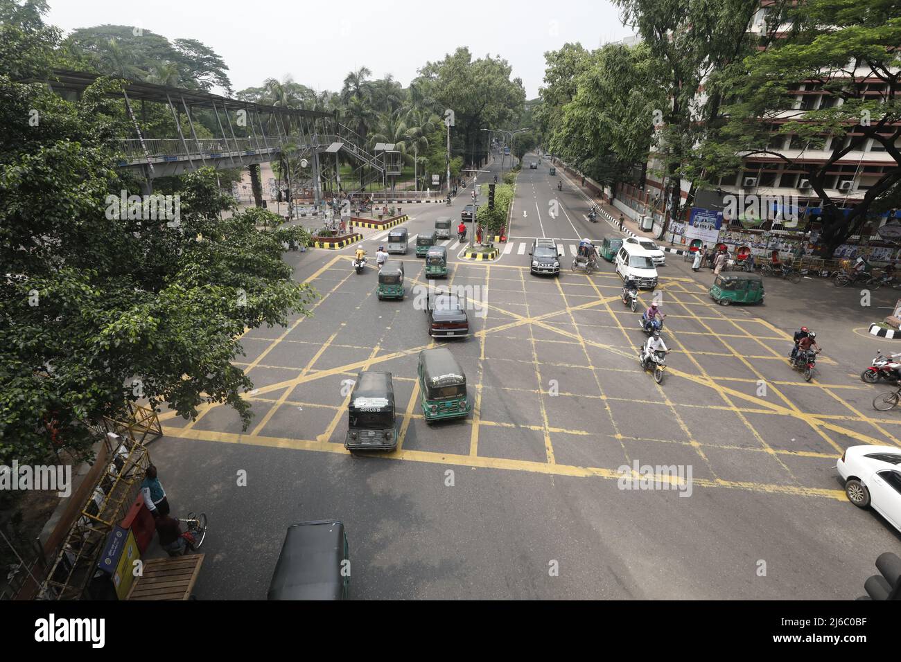 Dhaka, Bangladesh - le 30 avril 2022 : la ville est désormais exempte d'embouteillages car la plupart des habitants de Dhaka se rendent dans leurs maisons de village pour célébrer Eid dur Banque D'Images