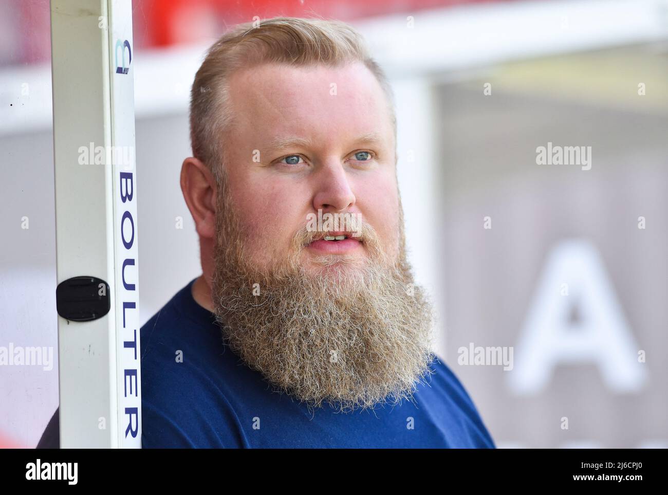 Preston Johnson l'un des nouveaux copropriétaires de Crawley Town et WAGMI United co-fondateur à la Sky Bet League Two match entre Crawley Town et Leyton Orient au People's Pension Stadium , Crawley , Royaume-Uni - 30th avril 2022 usage éditorial seulement. Pas de merchandising. Pour les images de football, les restrictions FA et Premier League s'appliquent inc. Aucune utilisation Internet/mobile sans licence FAPL - pour plus de détails, contactez football Dataco Banque D'Images