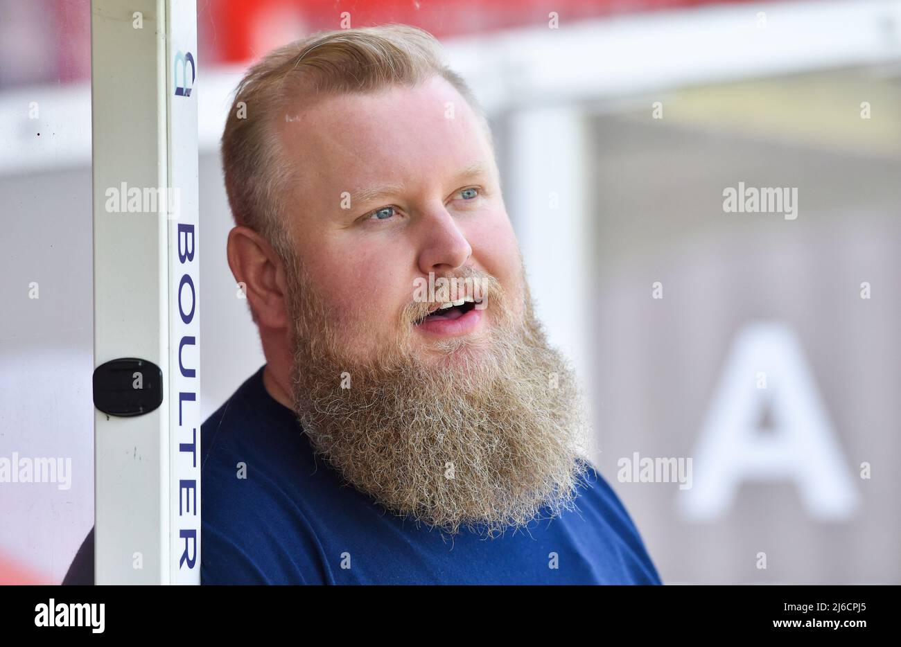 Preston Johnson l'un des nouveaux copropriétaires de Crawley Town et WAGMI United co-fondateur à la Sky Bet League Two match entre Crawley Town et Leyton Orient au People's Pension Stadium , Crawley , Royaume-Uni - 30th avril 2022 usage éditorial seulement. Pas de merchandising. Pour les images de football, les restrictions FA et Premier League s'appliquent inc. Aucune utilisation Internet/mobile sans licence FAPL - pour plus de détails, contactez football Dataco Banque D'Images