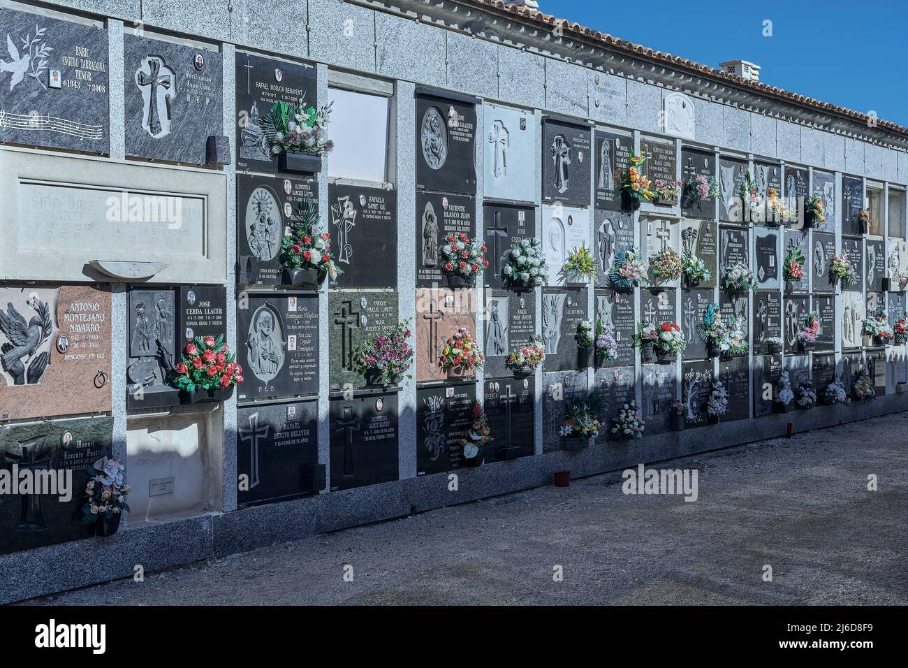 Niches dans les murs du cimetière dans la ville de Xativa, Jativa, province de Valence, Comunidad Valenciana, Espagne, Europe Banque D'Images