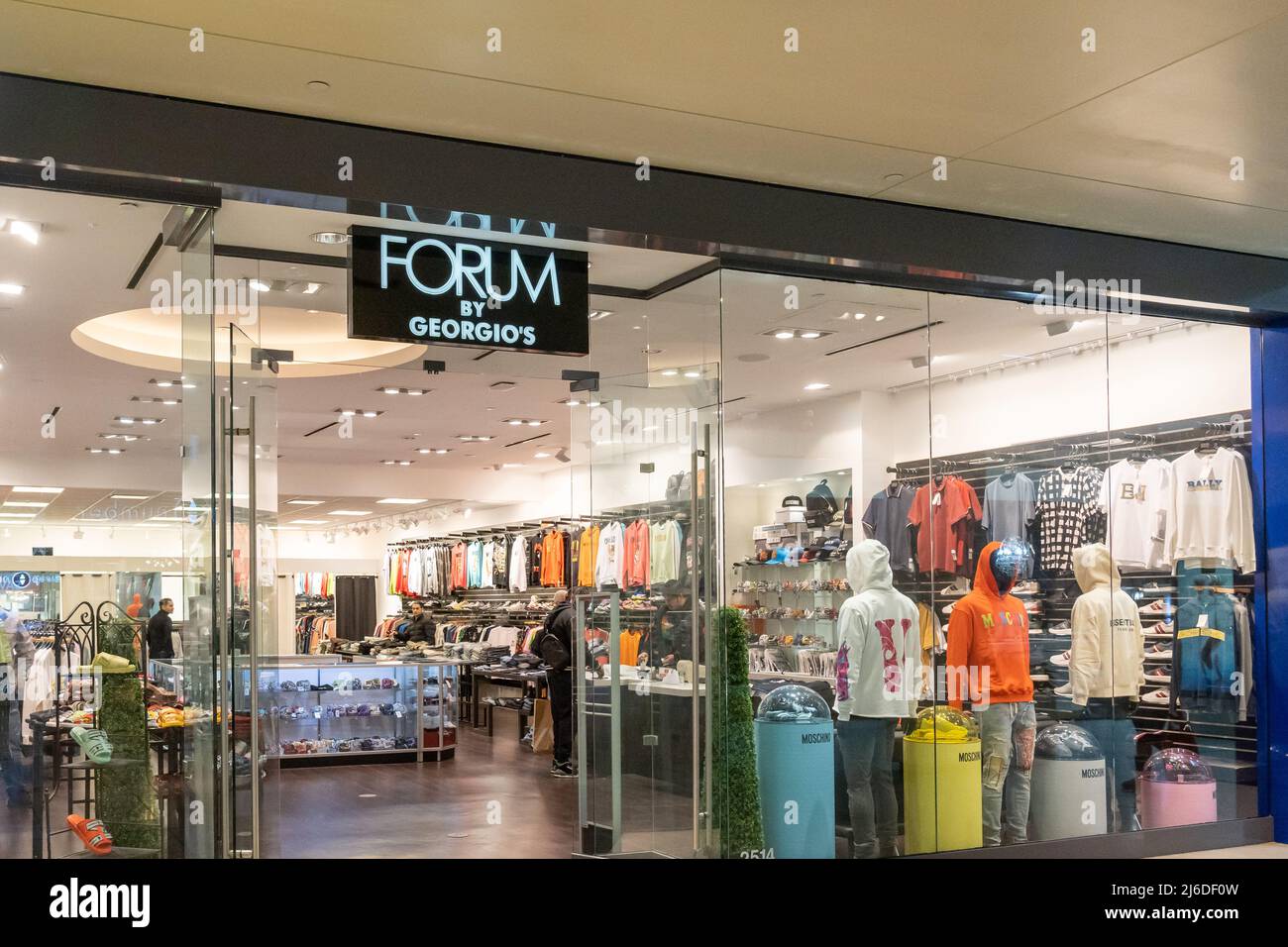 Forum par Georgio magasin dans un centre commercial. Banque D'Images