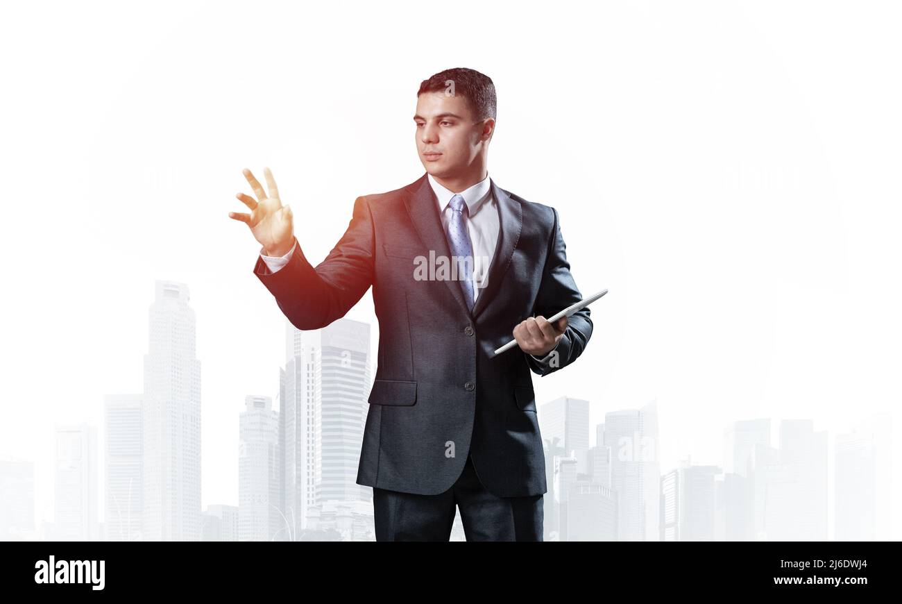Vue de face de l'homme d'affaires en costume et cravate Banque D'Images