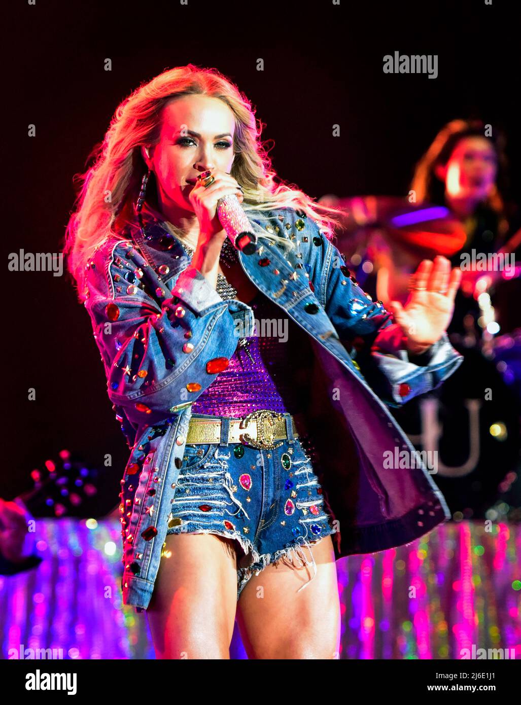 Indio, Californie, le 30 avril 2022 - Carrie Underwood sur scène au Stagecoach Country Music Festival. Crédit : Ken Howard/Alay Live News Banque D'Images
