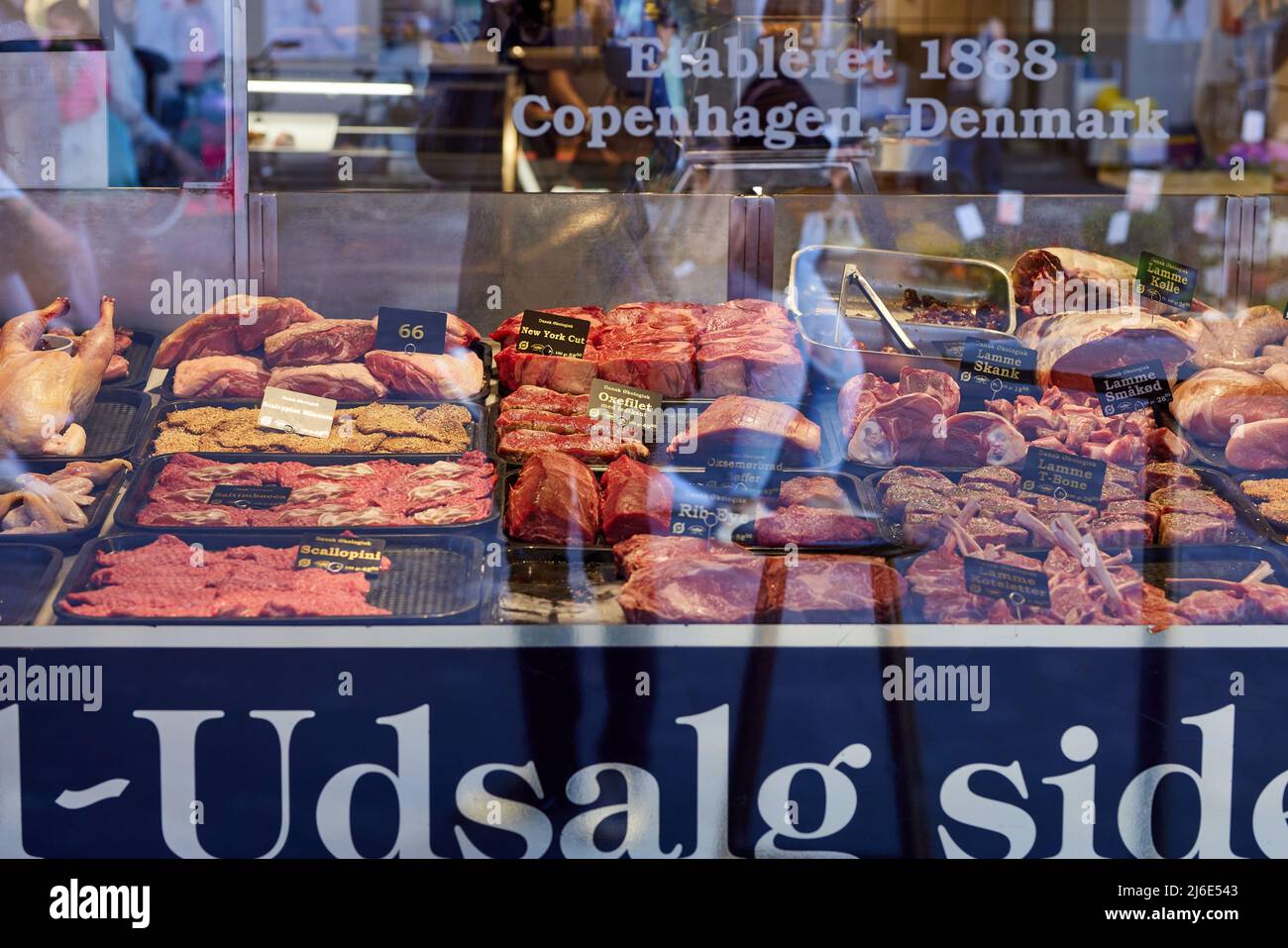 Viande – vitrine de la boucherie; Copenhague, Danemark Banque D'Images