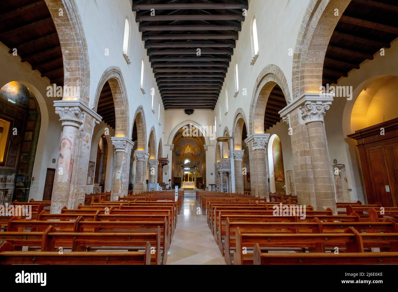 Cathédrale Santa Maria Assunta de Nardò; Salento; Pouilles, Italie. La cathédrale actuelle se trouve probablement sur le site d'une église byzantine. En 1080, a c Banque D'Images