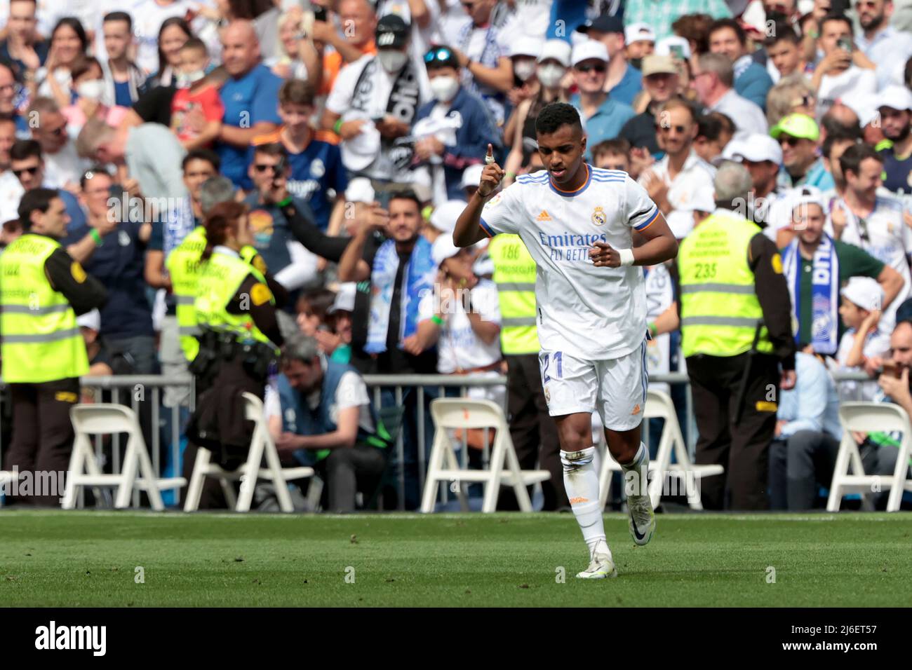 Madrid Espagne; 30.04.2022.- le joueur du Real Madrid Rodrygo a obtenu le score. Real Madrid contre Espanyol match de la Ligue espagnole de football le jour de match 34 au stade Santiago Bernabeu de Madrid. Avec le triomphe du Real Madrid 4-0, il est couronné champion de la saison 2021-2022 en Espagne. Score final 4-0 Real Madrid scores Real Madrid, Rodrygo 33_, 43_, Marco Asensio 45_ et Karim Benzema 81_ photo: Juan Carlos Rojas Banque D'Images
