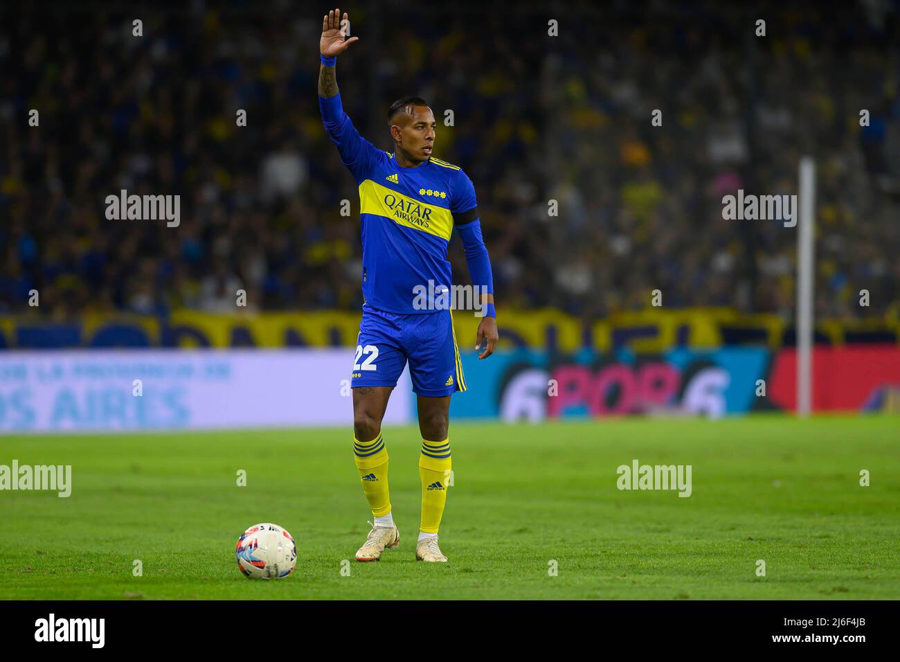 Sebastian Villa de Boca Juniors en action pendant le match de 2022 de la Copa de la Liga Profesional entre Boca Juniors et Baracas Central à l'Estadio Alberto J. Armando. Score final; Boca Juniors 2:0 Barracas Central. Banque D'Images