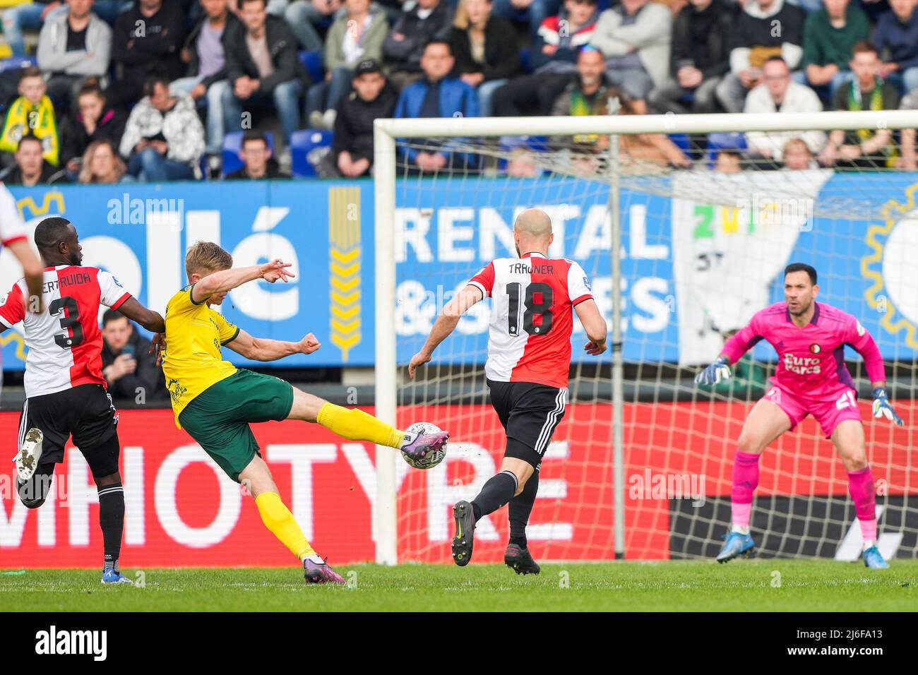 Sittard - Zian Flemming de Fortuna Sittard marque le 1-3 lors du match entre Fortuna Sittard et Feyenoord au Fortuna Sittard Stadion, le 1 mai 2022 à Sittard, pays-Bas. (Box to Box Pictures/Tom Bode) Banque D'Images